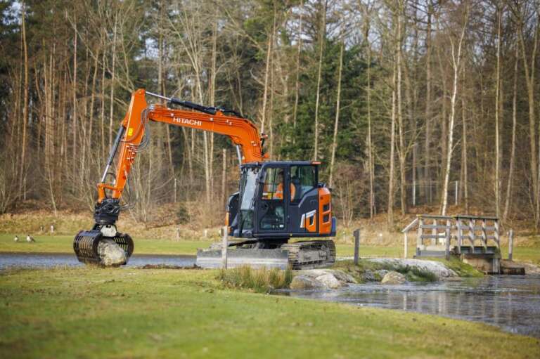 Hitachi ZX95US-7 roomikekskavaator